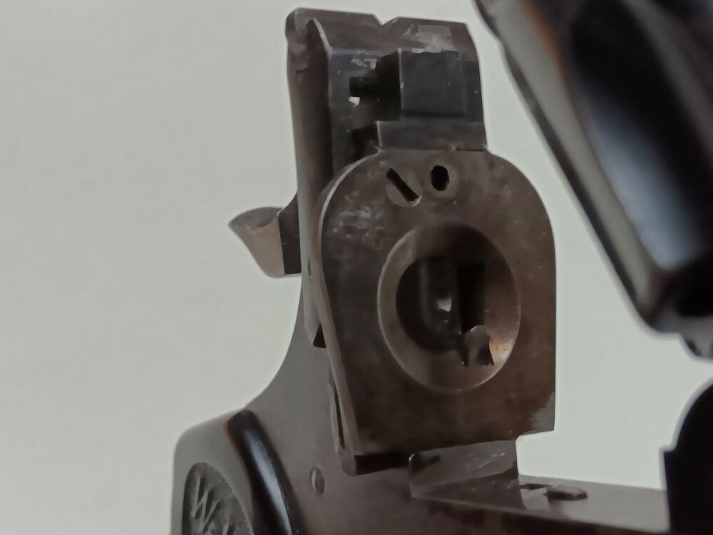 Webley & Scott revolver a tamburo
