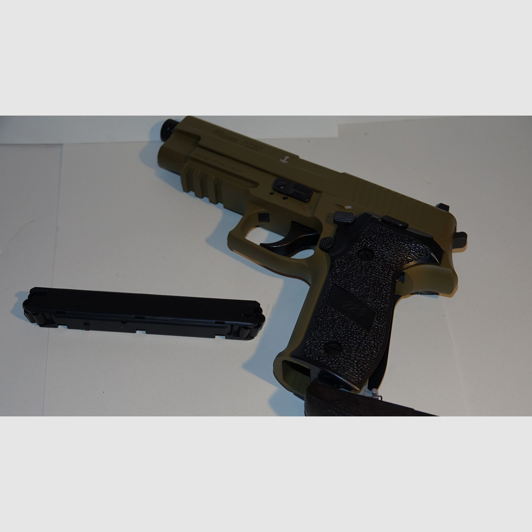  SigSauer P226 CO2 Pistole BlowBack in seltenem TAN BEIGE  / DARK Earth neuwertig