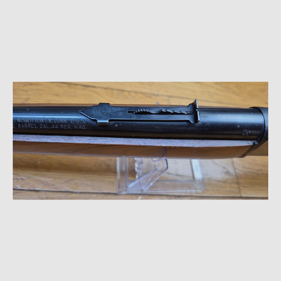 Schöne Unterhebelrepetierbüchse Marlin Modell 1894 – Waffe von 1971 – Kal. .44Mag – In 10+1 Schuss – Gutes Holz aus amerikanischem Nussbaum mit selbstgemachter Schulterstütze – Ultra flüssige Mechanik – Wunderschöner Lauf von 51 cm – Eine universelle Schusswaffe in BE+/TBE, Bild 19 von 30