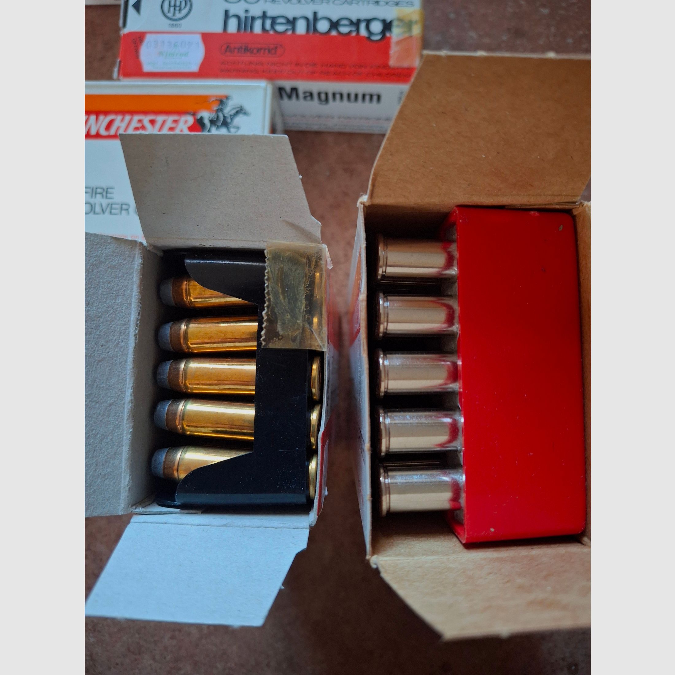 Patronen Magnum, Winchester en Holster