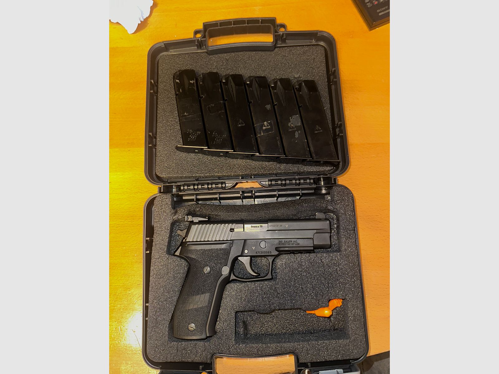  SIG Sauer Ha.Pistol 9mmLuger SIG Sauer P226 US Navy-SEALS (9mmPara/9x19) and HOLSTER