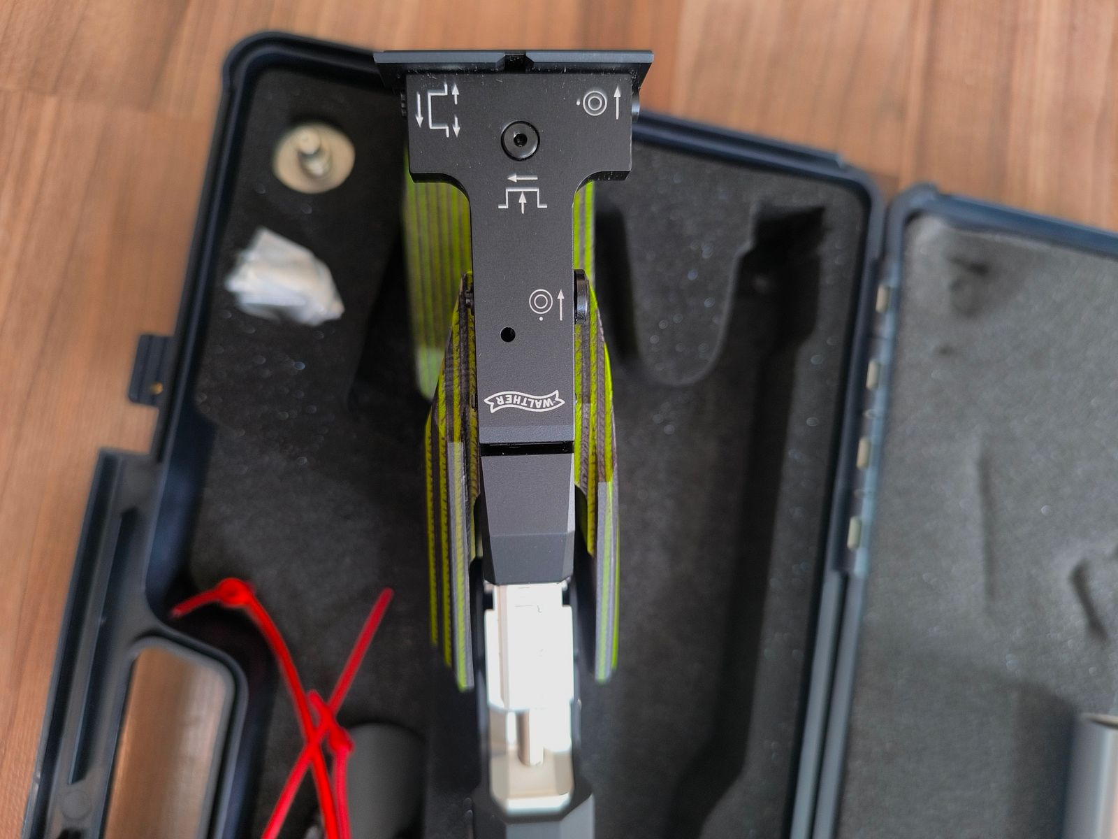 <p>Carabine à air comprimé Walther LP 400 Carbon</p>