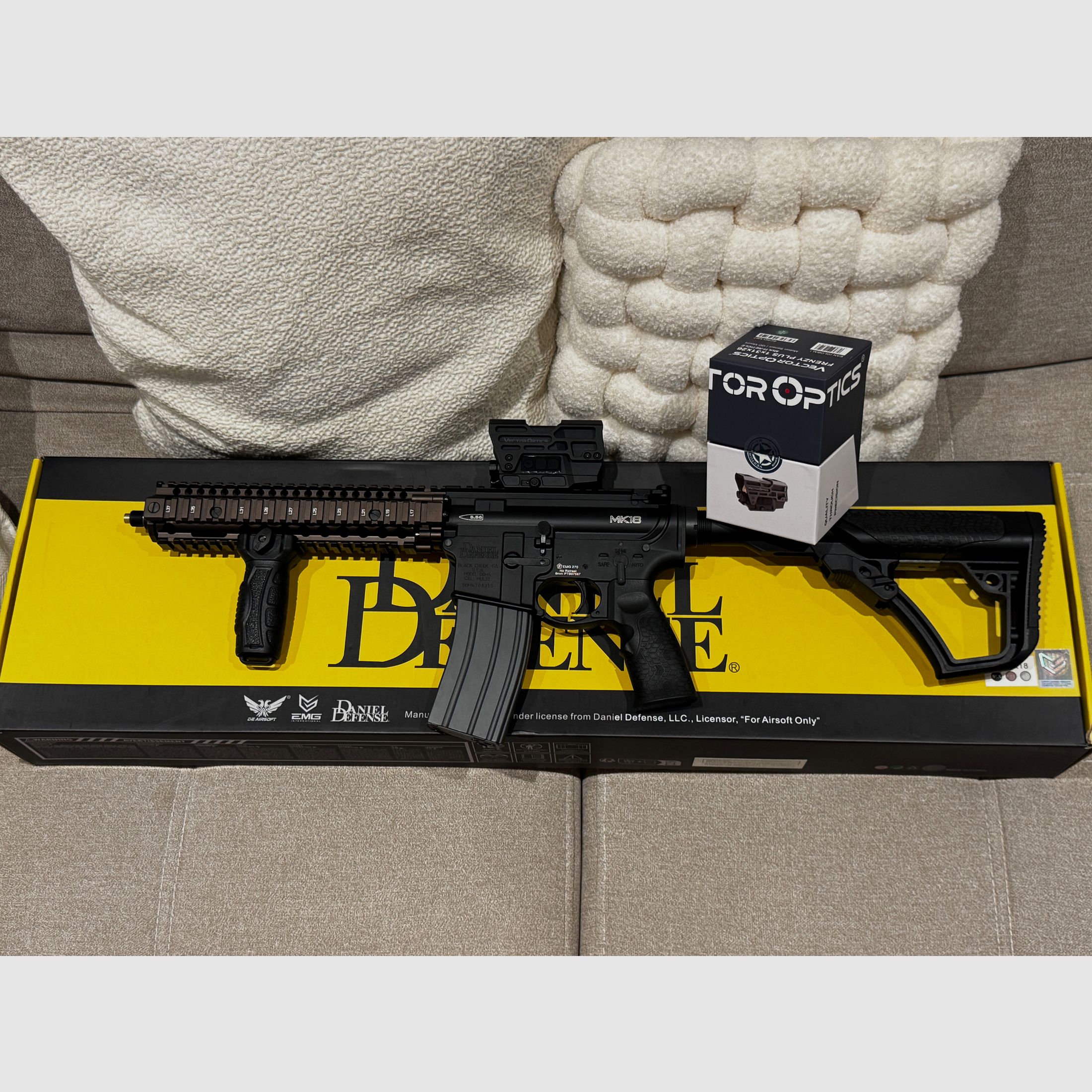 EMG Daniel Defense MK18 RIS II MWS GBBR + Vector Optics Frenzy Plus + accessoires | Comme neuf