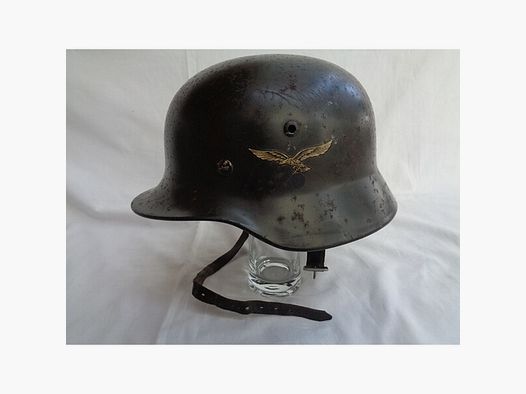 WH Luftwaffe M35 Stahlhelm kompl. m. Futter und Kinnriemen, Gr.56, sehr gut