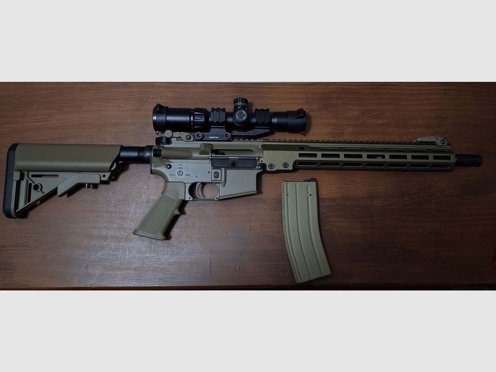 Airsoft M4 MLOK stock 6mm Gas Blow Back, imagen 2 de 3