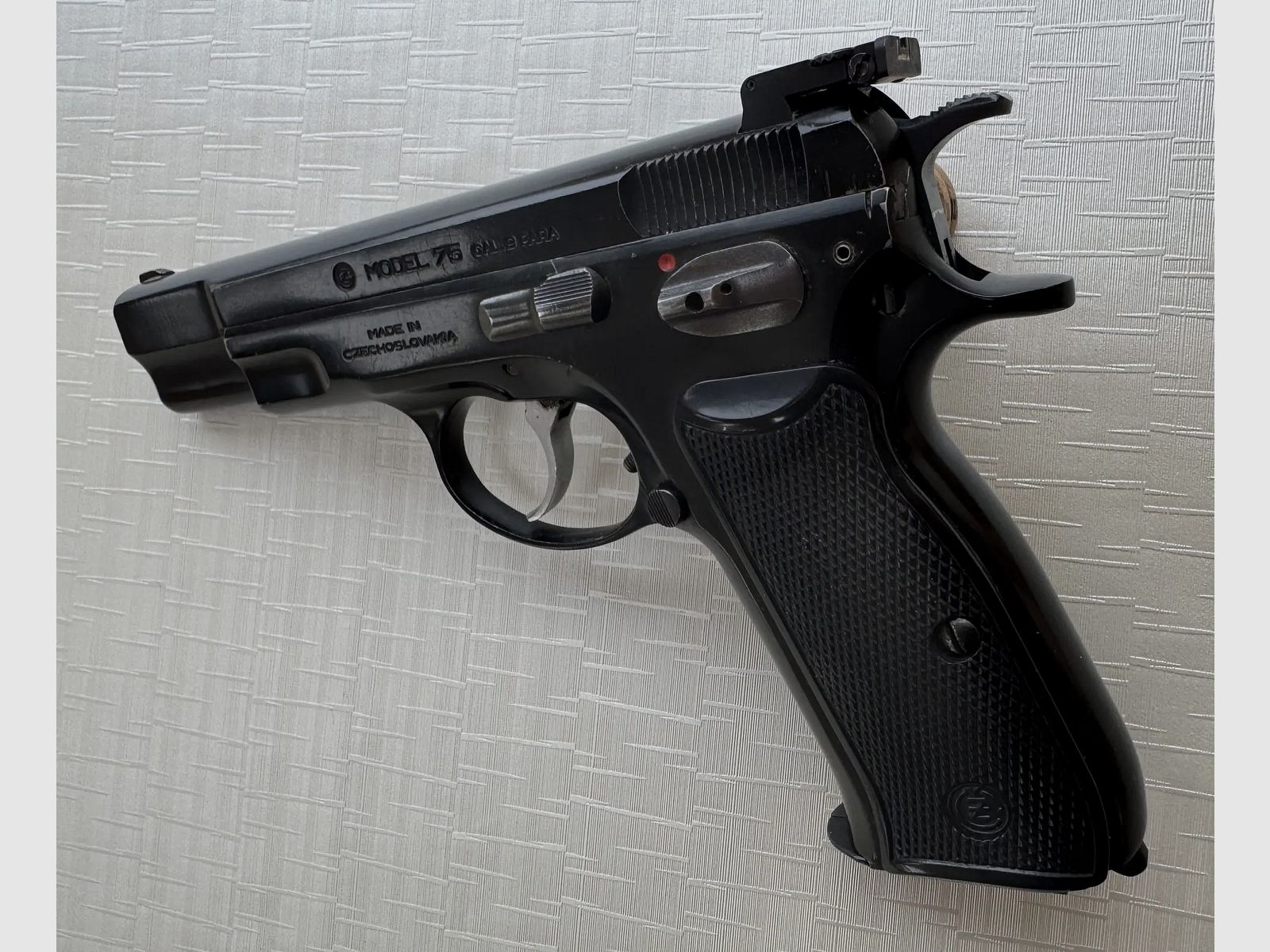 Brünner CZ 75, calibre 9mm Luger