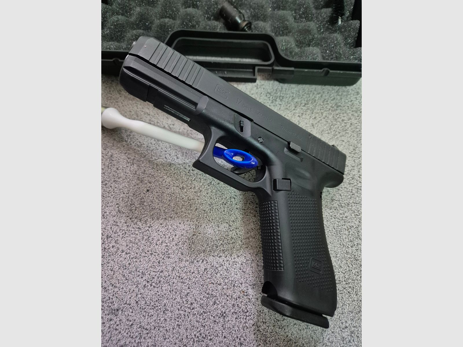 Glock17     PAK 