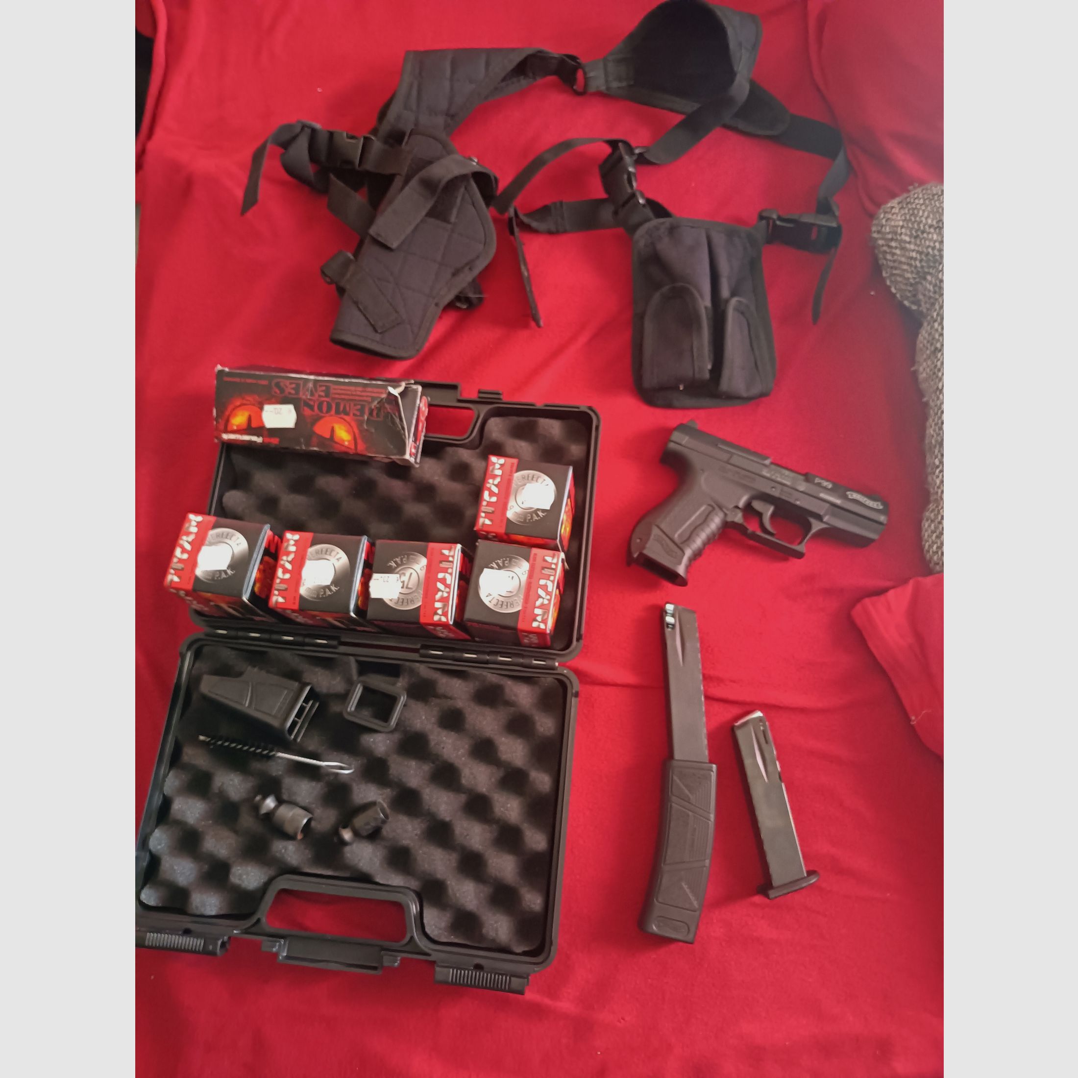 Walther P99 einmal benutzt standart+32magazien brusthalfter ca 400st. 9mm p.a.k.