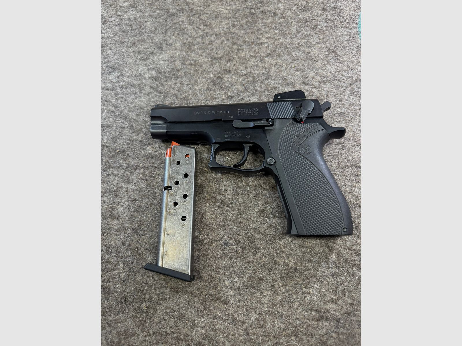 Selbstladepistole  S & W  9mmLuger Modell 3904 gebraucht