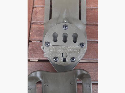 Pistolen Holster Blackhawk / Visier / Befestigungen  / Tragegurt  Bund 