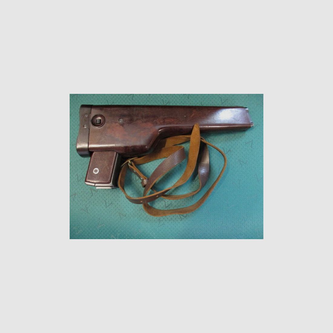 Pistole mit Anschlagschaft Stetschkin Stechkin APS 9mm Makarov APS