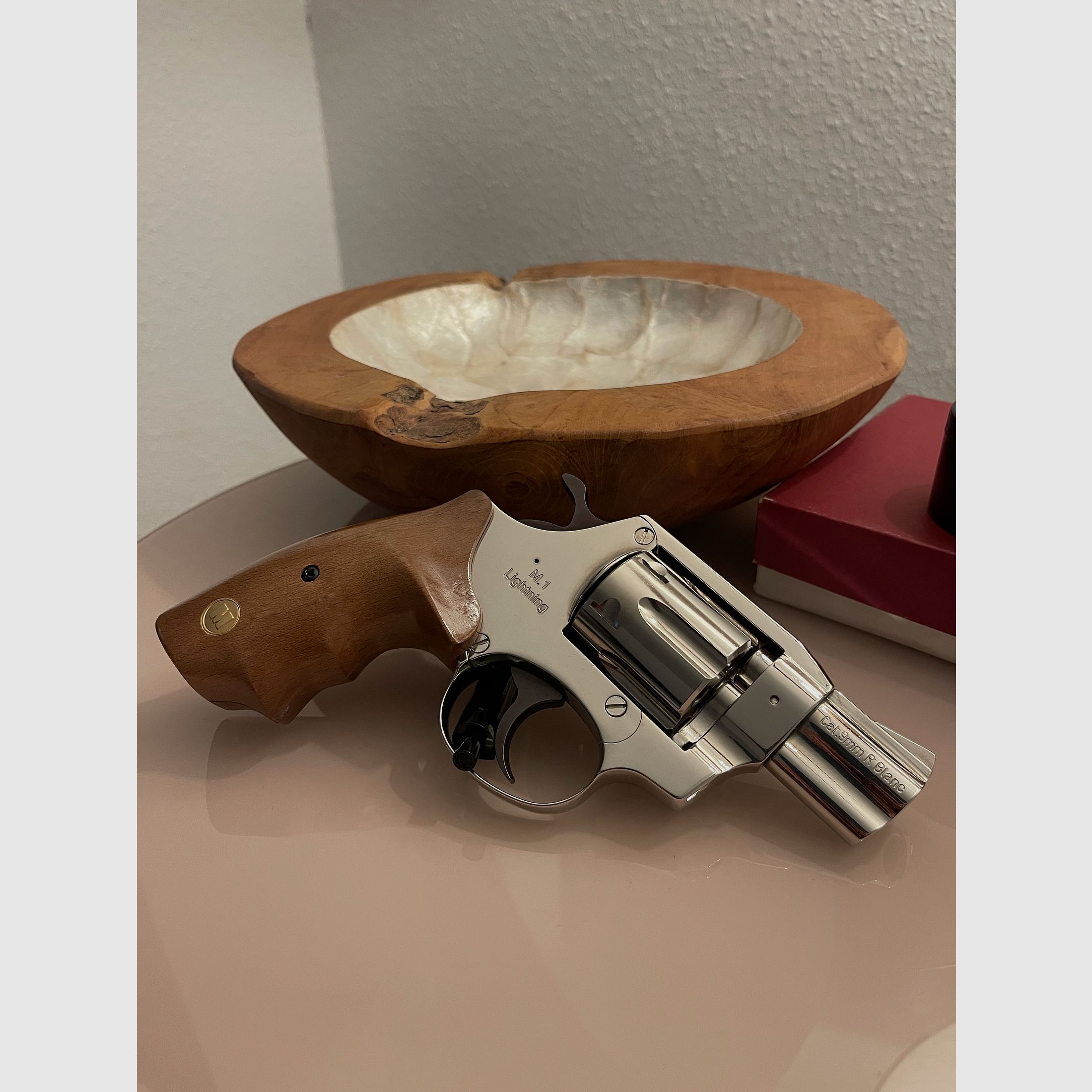 Pistolet d'alarme Mercury M1 9mm chromé avec poignée en bois, emballage d'origine