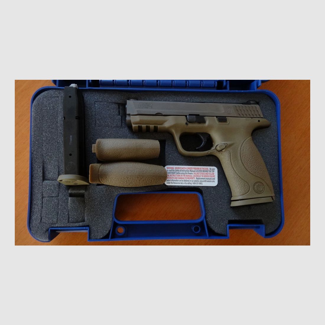 Smith&Wesson SL-PISTOLE : S&W MODÈLE M&P9 VTAC EN TERRE BRUNE PLATE CAL. 9X19 MM, image 1 sur 3