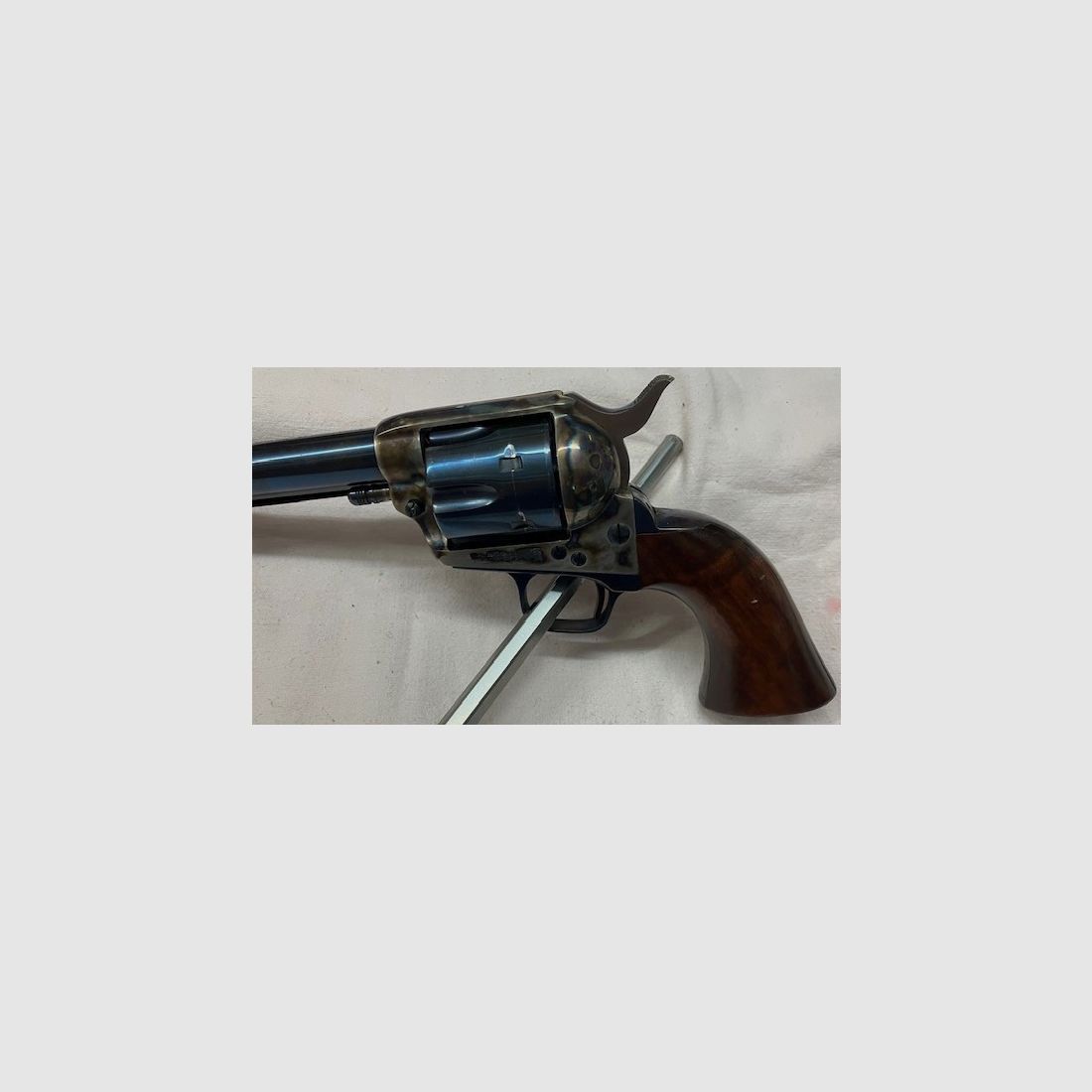 Raridad "HEGE Mod. Army 1873, Cal. .45 corto Knall" Raridad