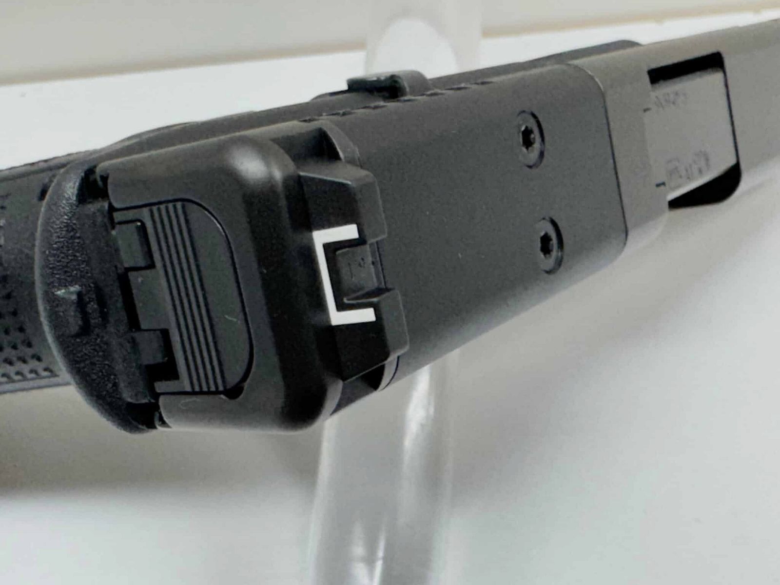 Glock 17 Gen5 M.O.S. FS FXD con canna filettata, immagine 6 di 7