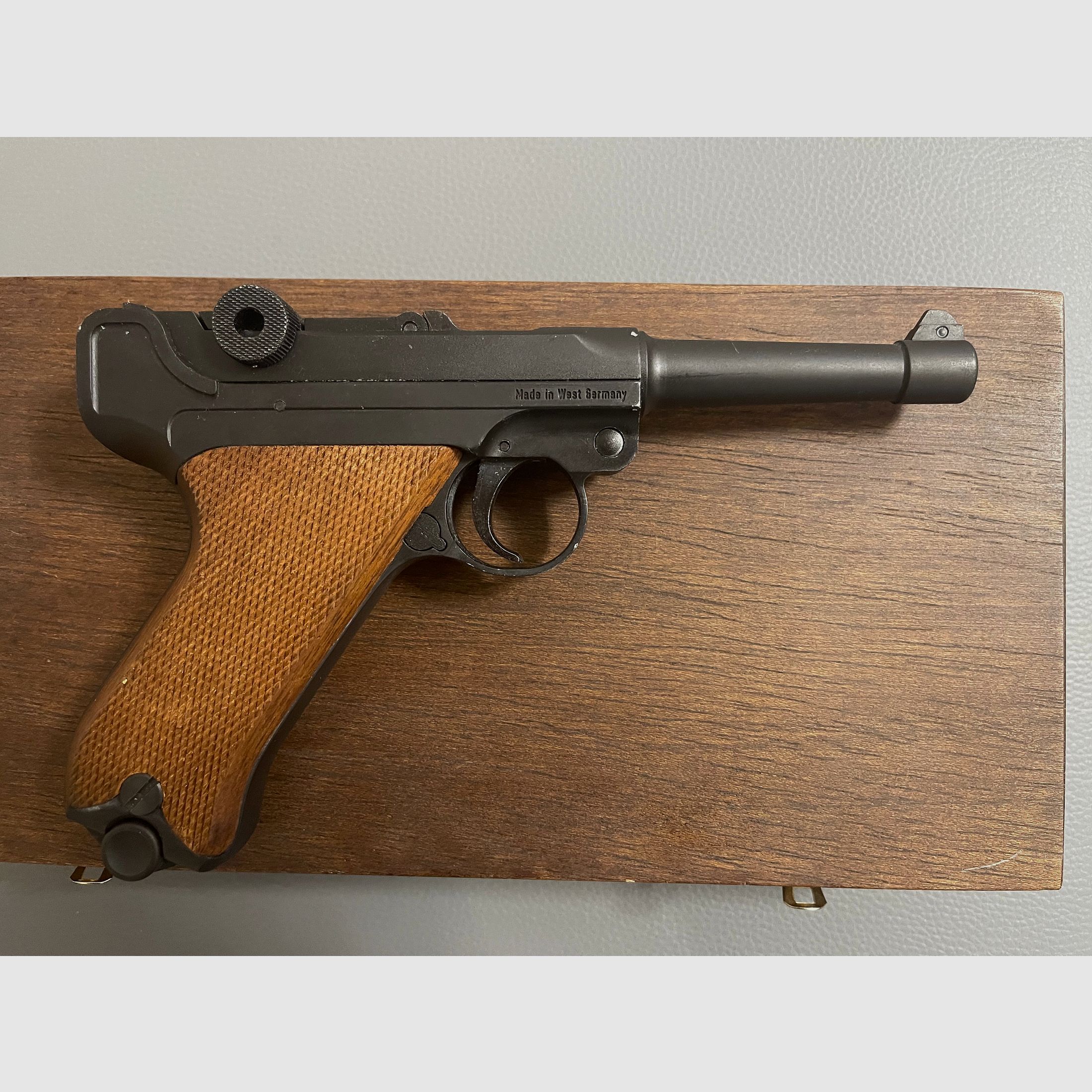 Record Mod. P 08 / Luger P08, cal. 8 mm K. noir bronzé