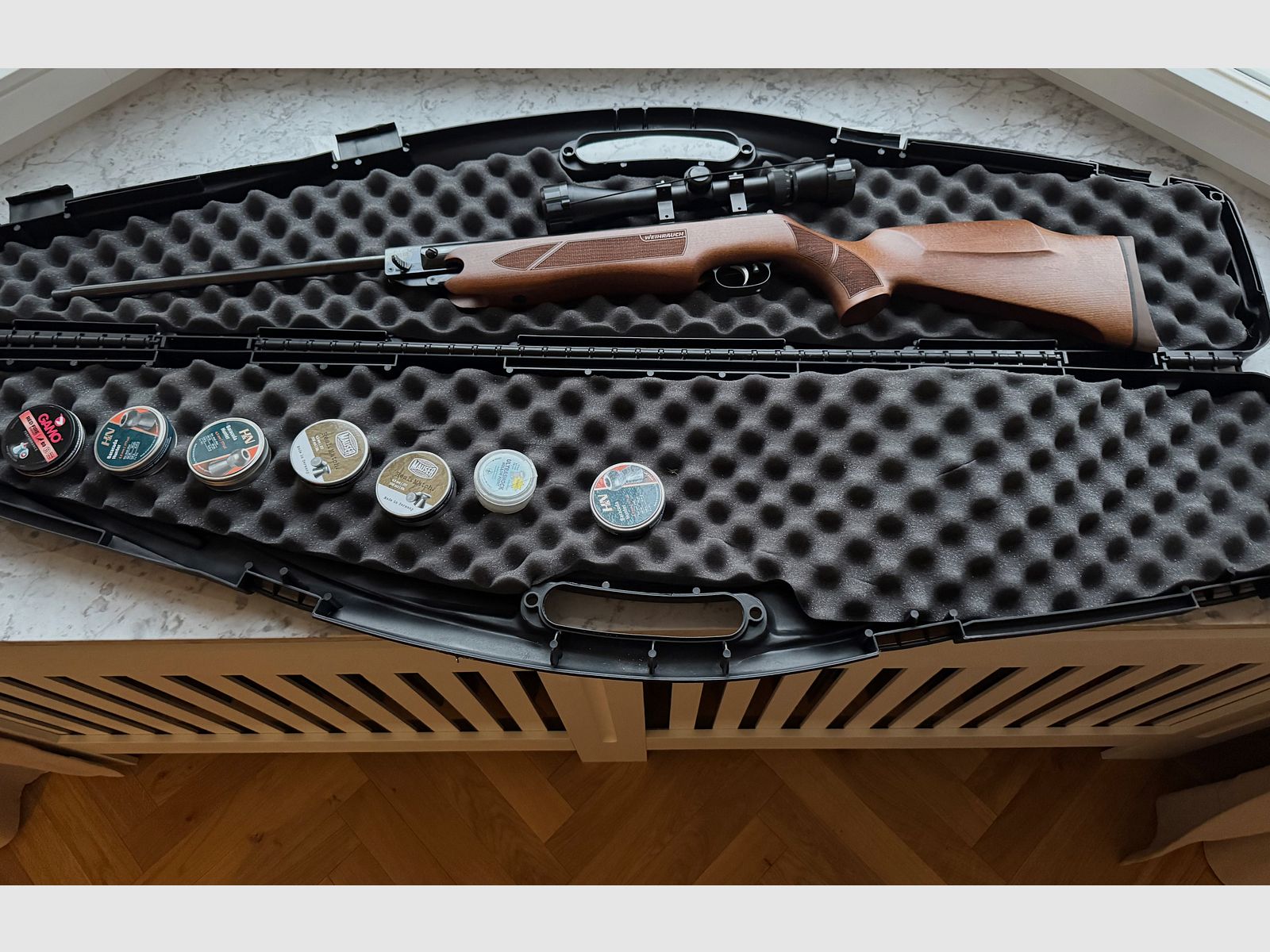 Weihrauch HW 35 Luftgewehr mit Zielfernrohr, 2000 Diabolos & Hartschalenkoffer – neuwertig!