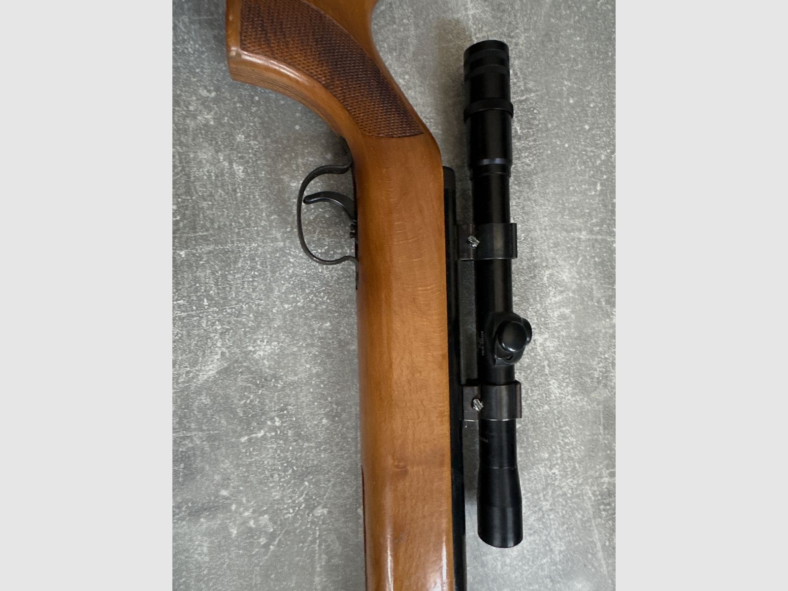 Diana wiatrówka model 35 kal. 4,5 mm bez oznaczenia F, ponieważ wyprodukowana przed 1970 rokiem!! Super stan!