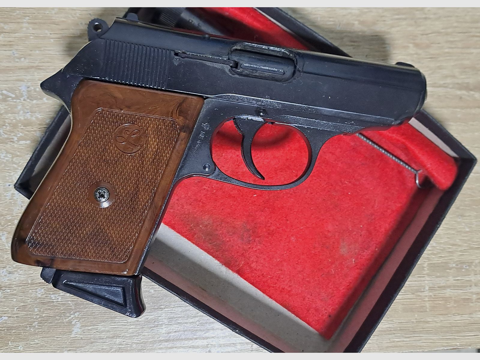 Luger Mod. 88 (Baugleich mit der RG 800) im Kal. 8 mm Knall/ PTB 414