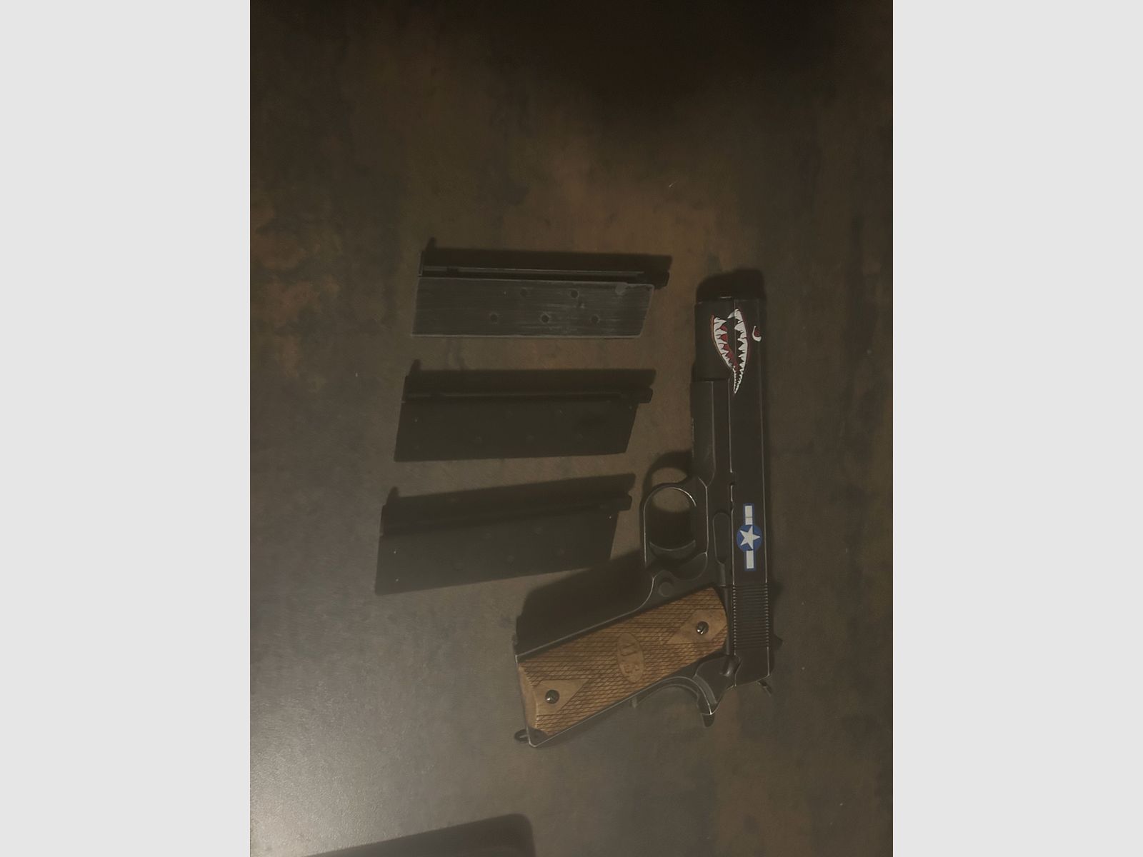 AW CUSTOM 1911 Squatron