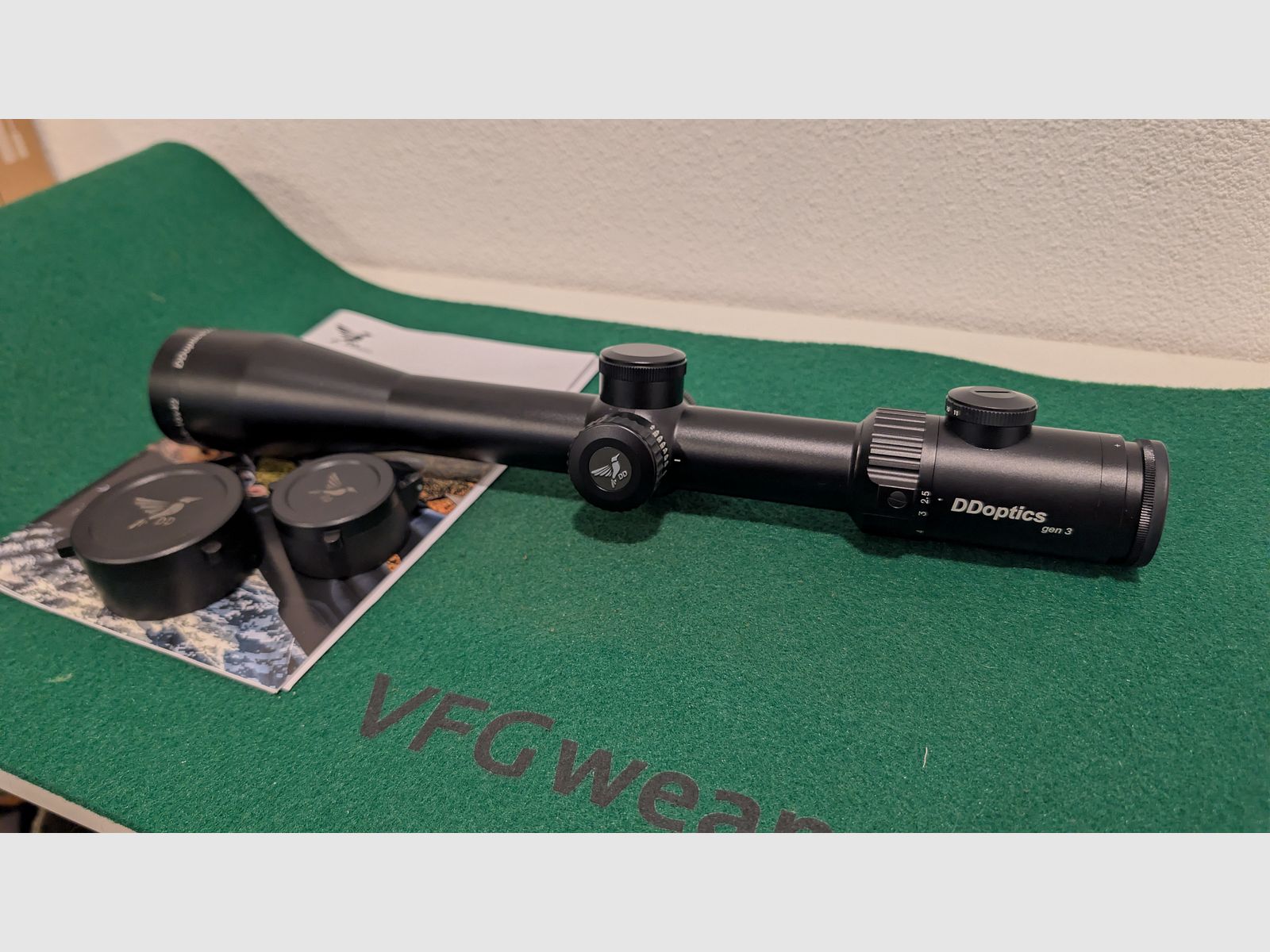DDOptics V6 2.5-16x42 3rd Gen scope with manual red dot sight