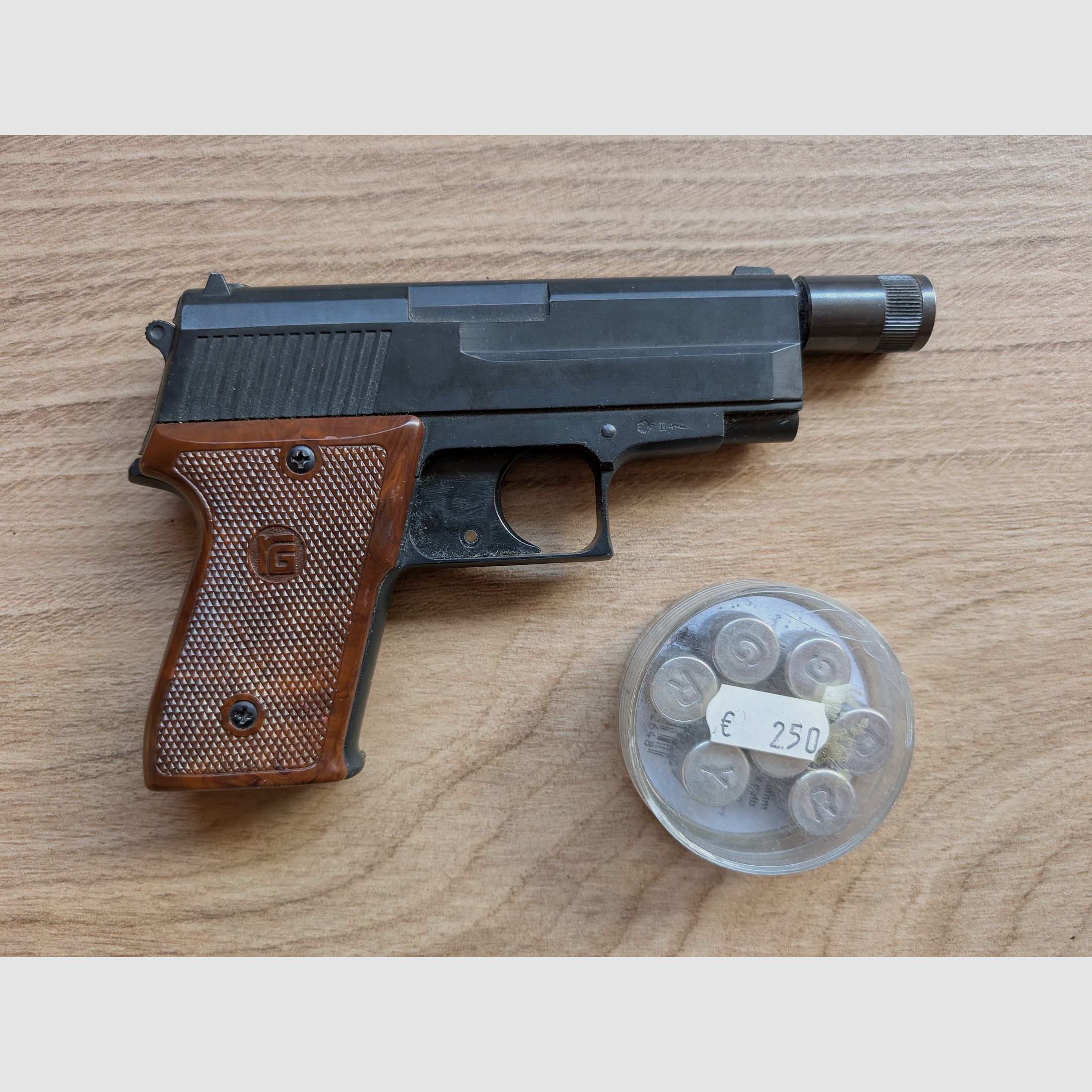 Röhm RG 600 - Erbstück inkl. Leuchtpatronen - sehr guter Zustand 