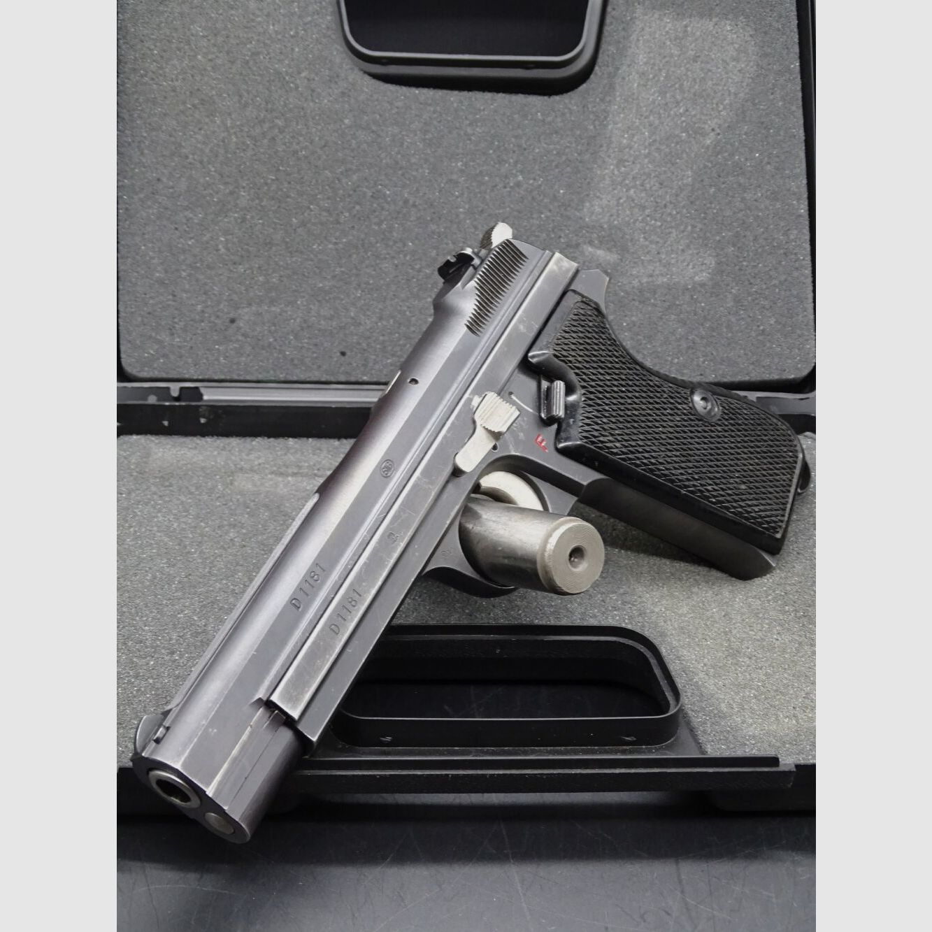 SIG P210 / 4 BGS Kaliber 9mm Luger P210 / 4