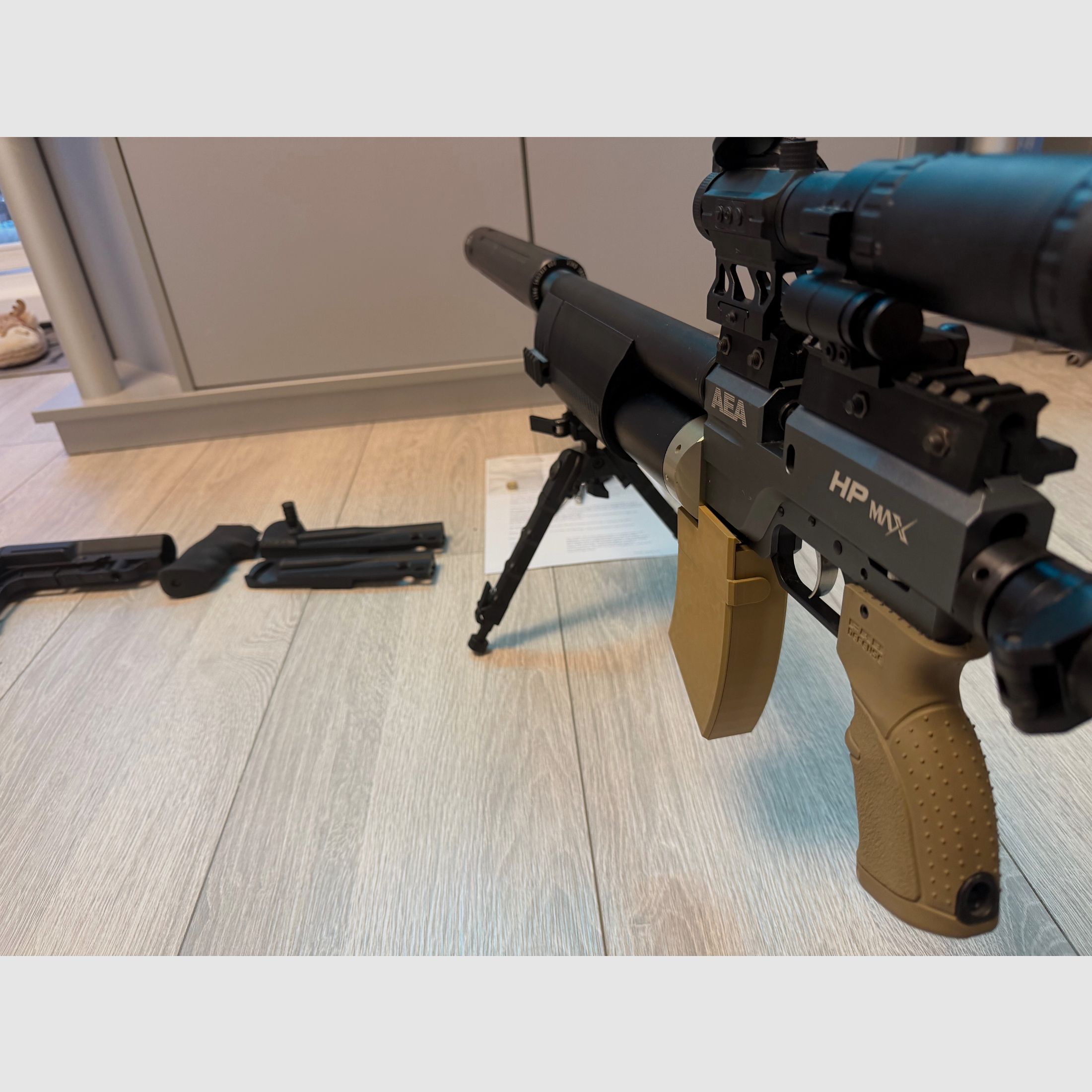 AEA HP-Max MK 1 Kal. .35 9mm F-Luftgewehr Pump-Action, RED-DOT i składany powiększacz 1-5x (Magnifier), Taktyczny, FAB-Stock, Donny FL, dwójnóg tactical