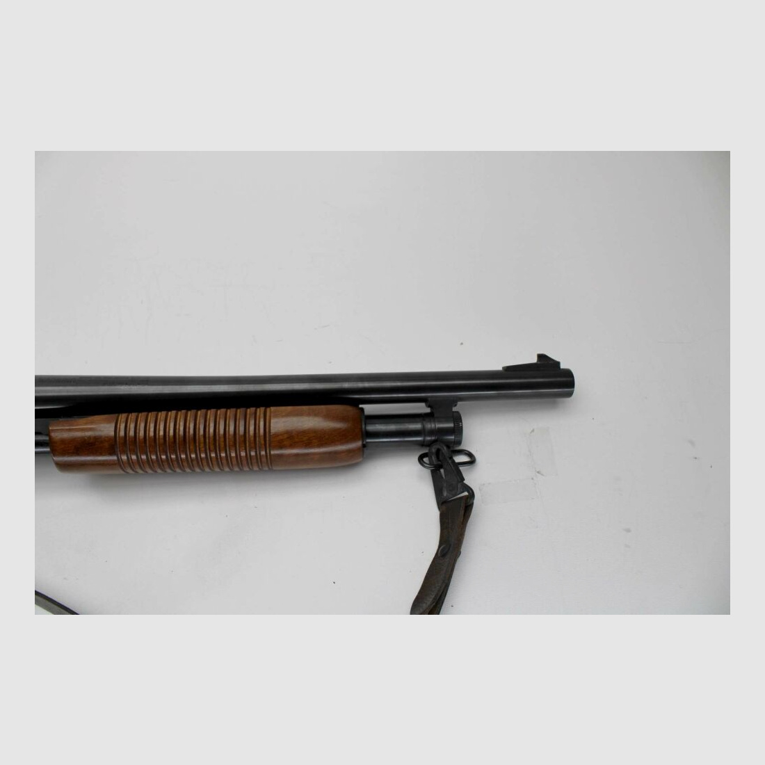 Fucile a ripetizione con calcio anteriore Mossberg 500A Slugster 12/76