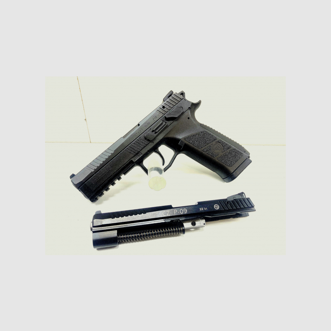 NEUWARE! Pistole CZ P-09 Kal. 9mm Luger inkl. original CZ P09 Wechselsystem Kal. .22lr.