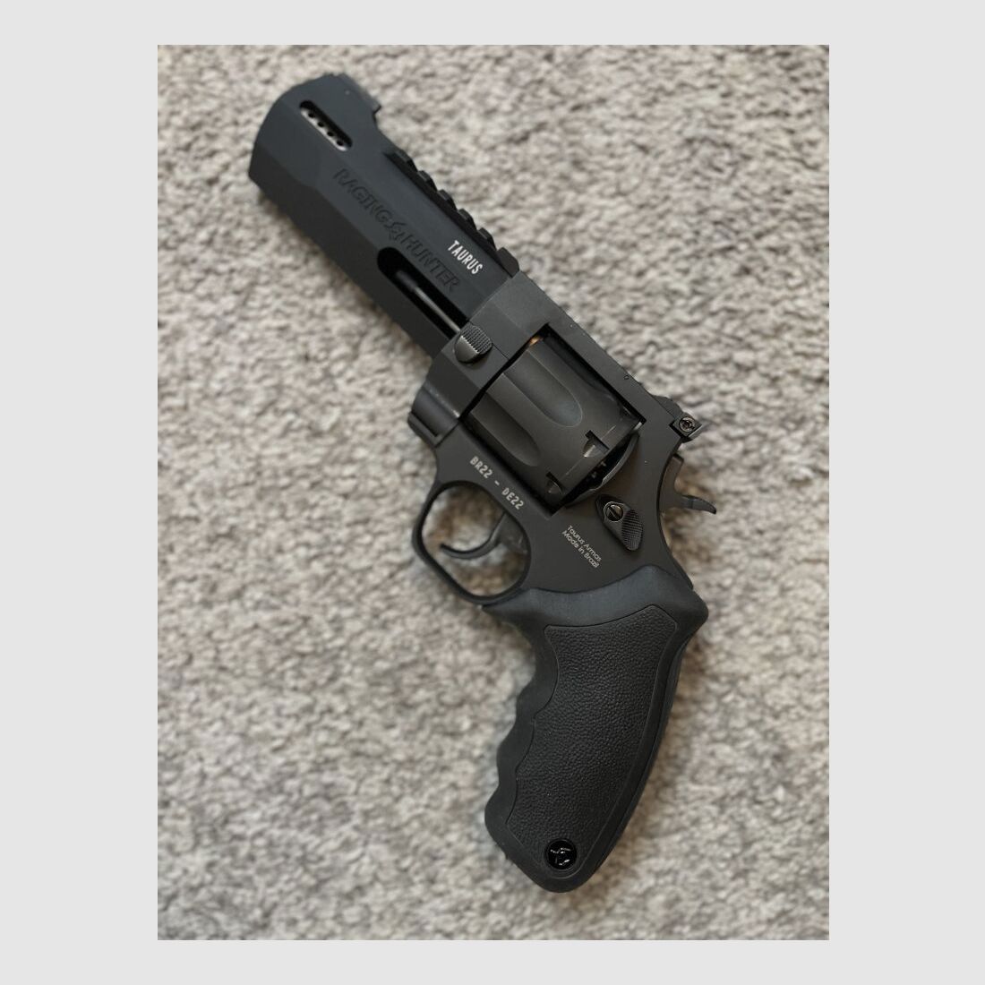 Taurus Raging Hunter