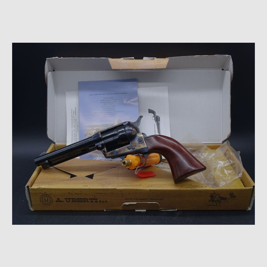 Uberti 1873 Cattleman Stallion 4 3/4 " caliber .22lr Cattleman 1873