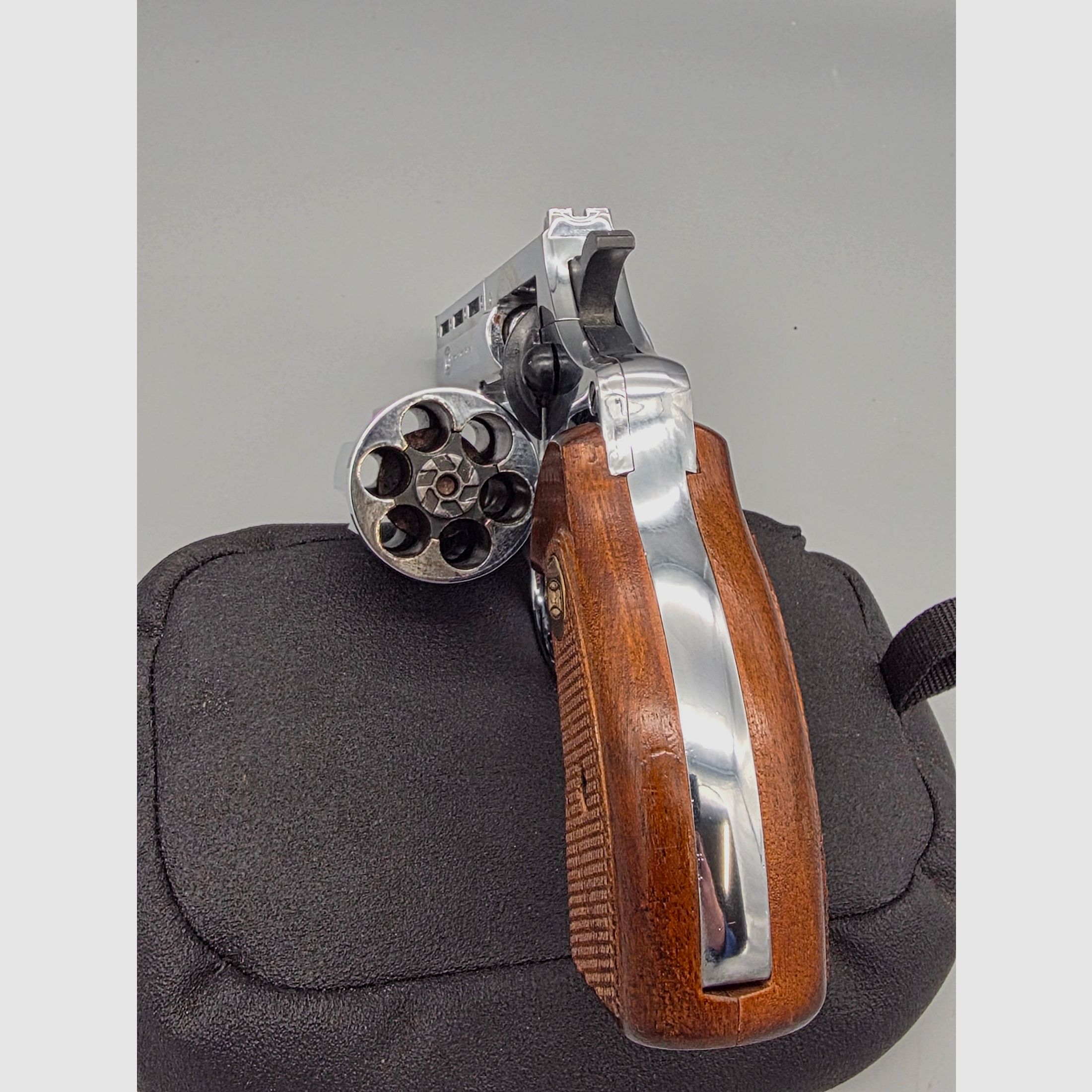 Sammler SRS Revolver Mauser L100 Chromfinish mit Holzgriffen im Kaliber 9mm Knall .380 Schreckschuss