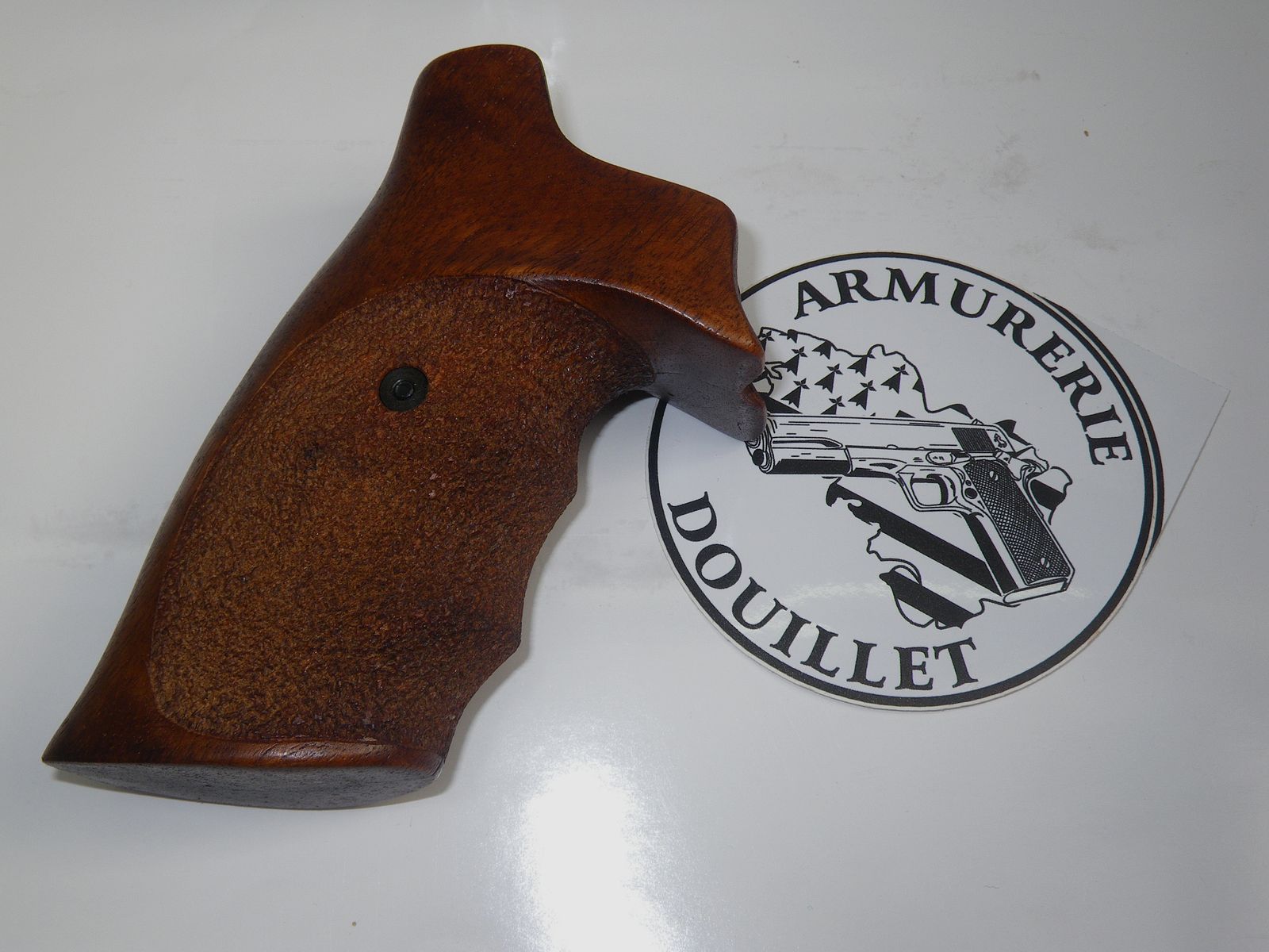 Plaquettes bois Target texturées avec logo pour revolver Colt King Cobra (ancien modèle), image 2 sur 2