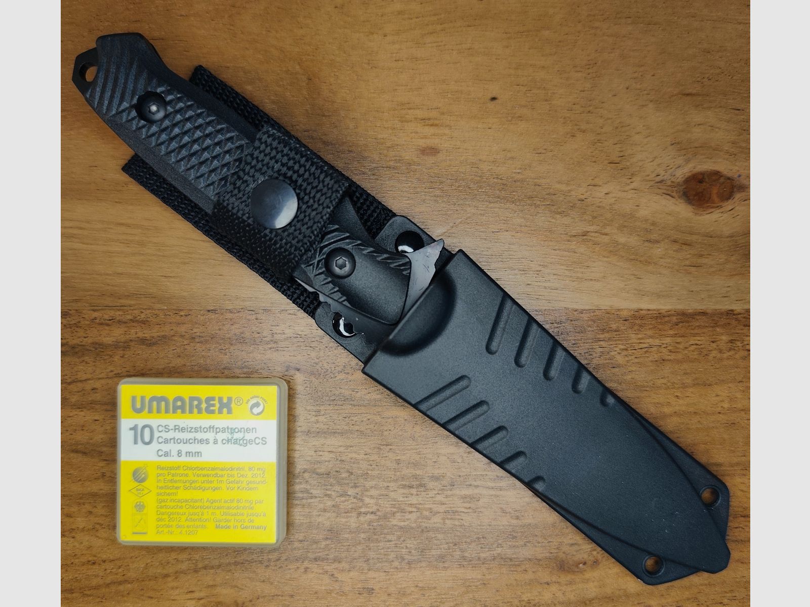 CS Gas Patronen 8mm von UMAREX 10 Stück + Jagt & Angelmesser