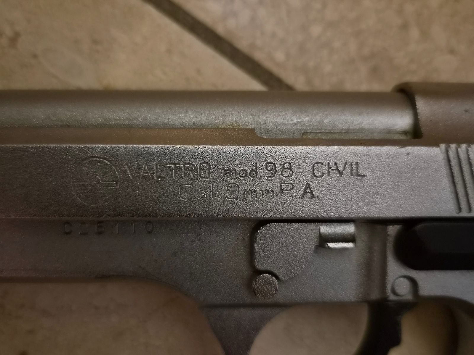 Pistole 9mm Gas-Schreckschuß