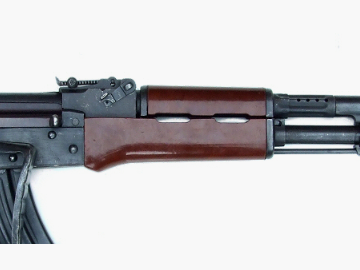 Garde-mains AK rouges S.U.C.H.E comme par exemple le type chinois 56-2 de Norinco / Polytech / Real Sword