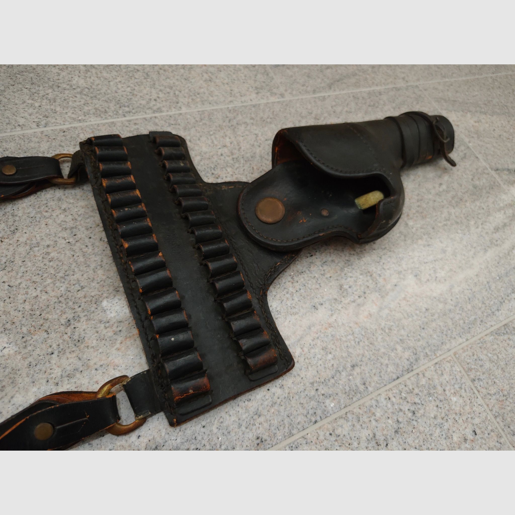 Schouder-bandolier-holster