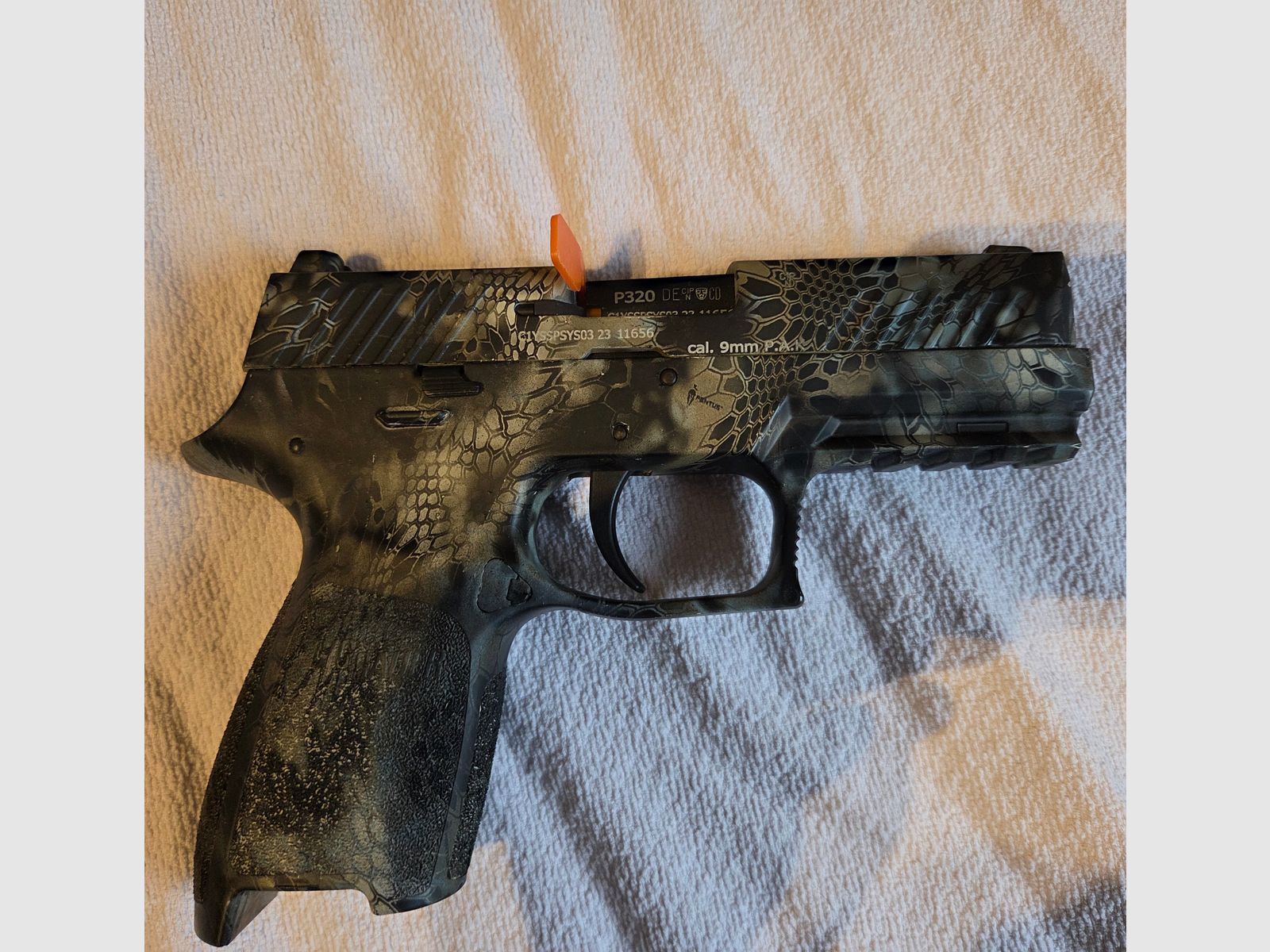 Sig Sauer P320 pistola de fogueo 9mm P.A.K. Cobra camo incluye maletín de armas