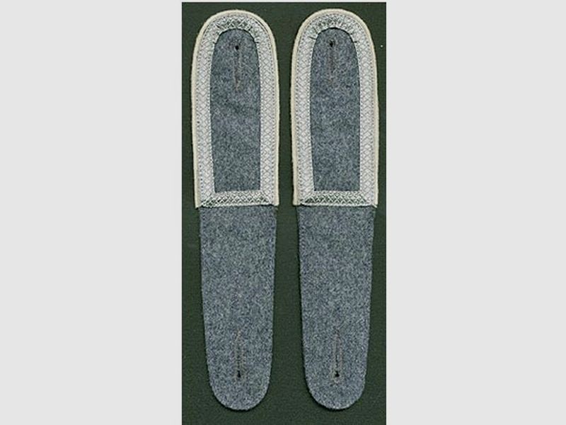 Paar Schulterklappen Feldwebel Luftwaffen-Felddivision Repro !!!