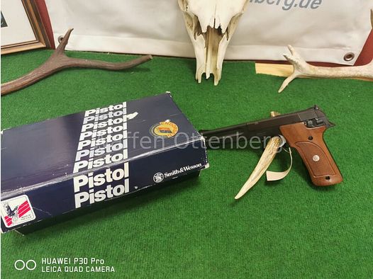 Smith & Wesson 422