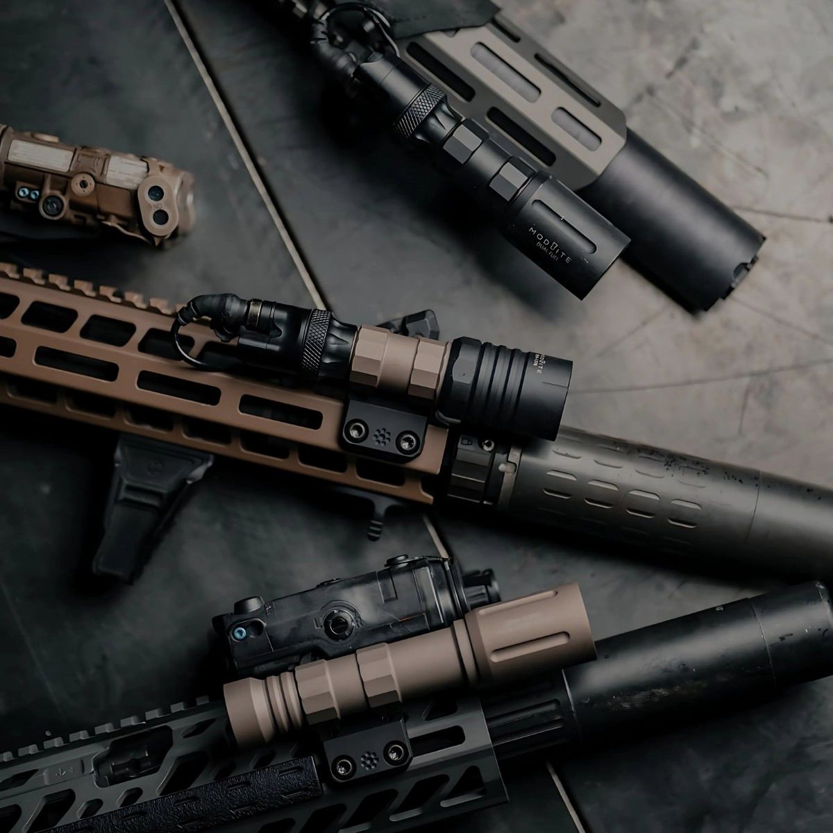 Modlite - Latarka do broni długiej PLHv2 HOG-21700 Complete, zdjęcie 6 z 7