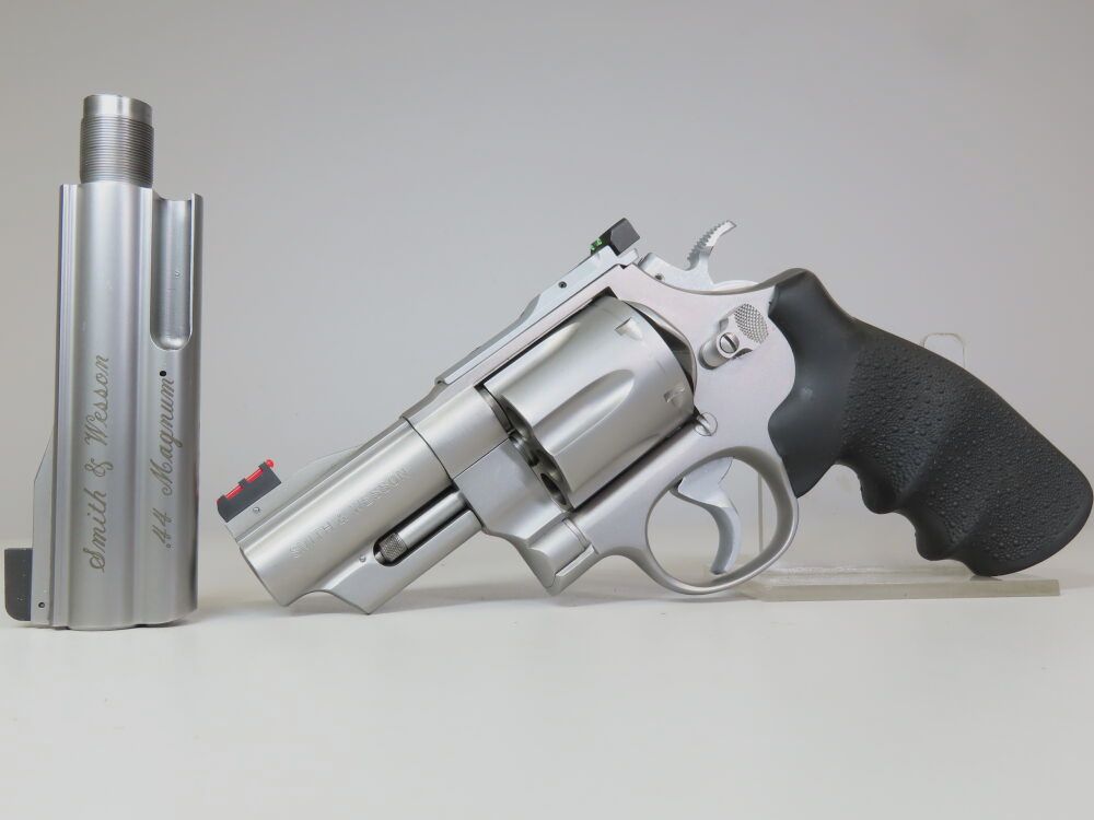 Smith & Wesson 629 - 2 met 2. loop in 4 inch