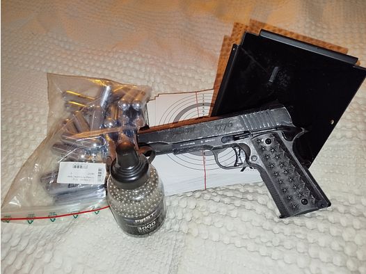 Sig Sauer 1911 WTP + 24 CO2 capsules + pellet trap + 90 targets + 2940 BBs