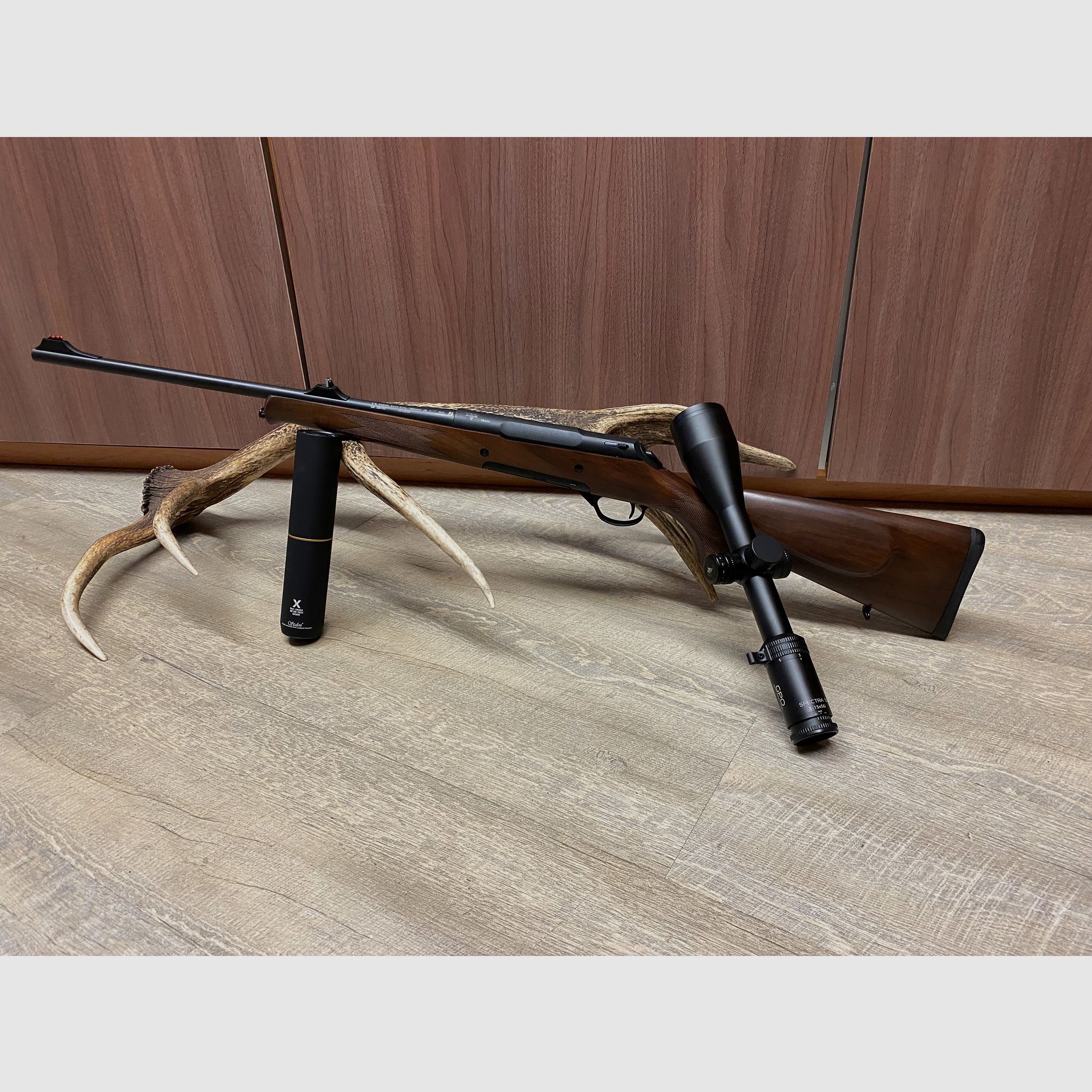 Haenel Jaeger 10, con GPO Spectra 5x 3-15x56 y Stalon X108