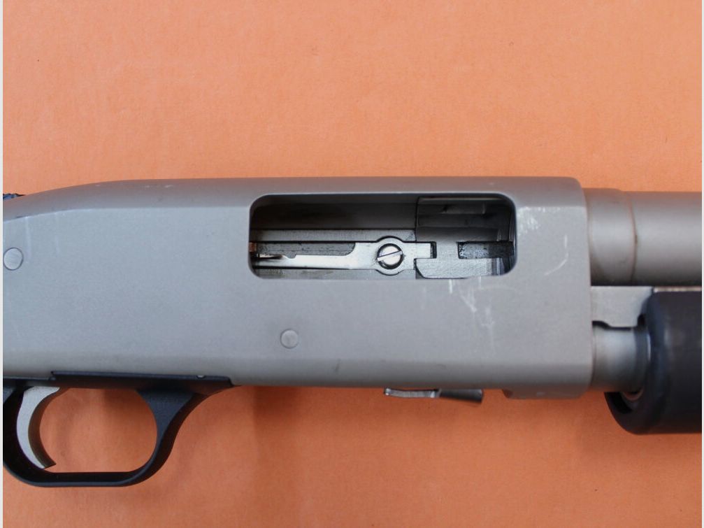 Mossberg VsRep.Flinte 12/76 Mossberg M590 Mariner escopeta de repetición de culata delantera 20" cañón (Cyl)/ acabado en níquel, imagen 8 de 10