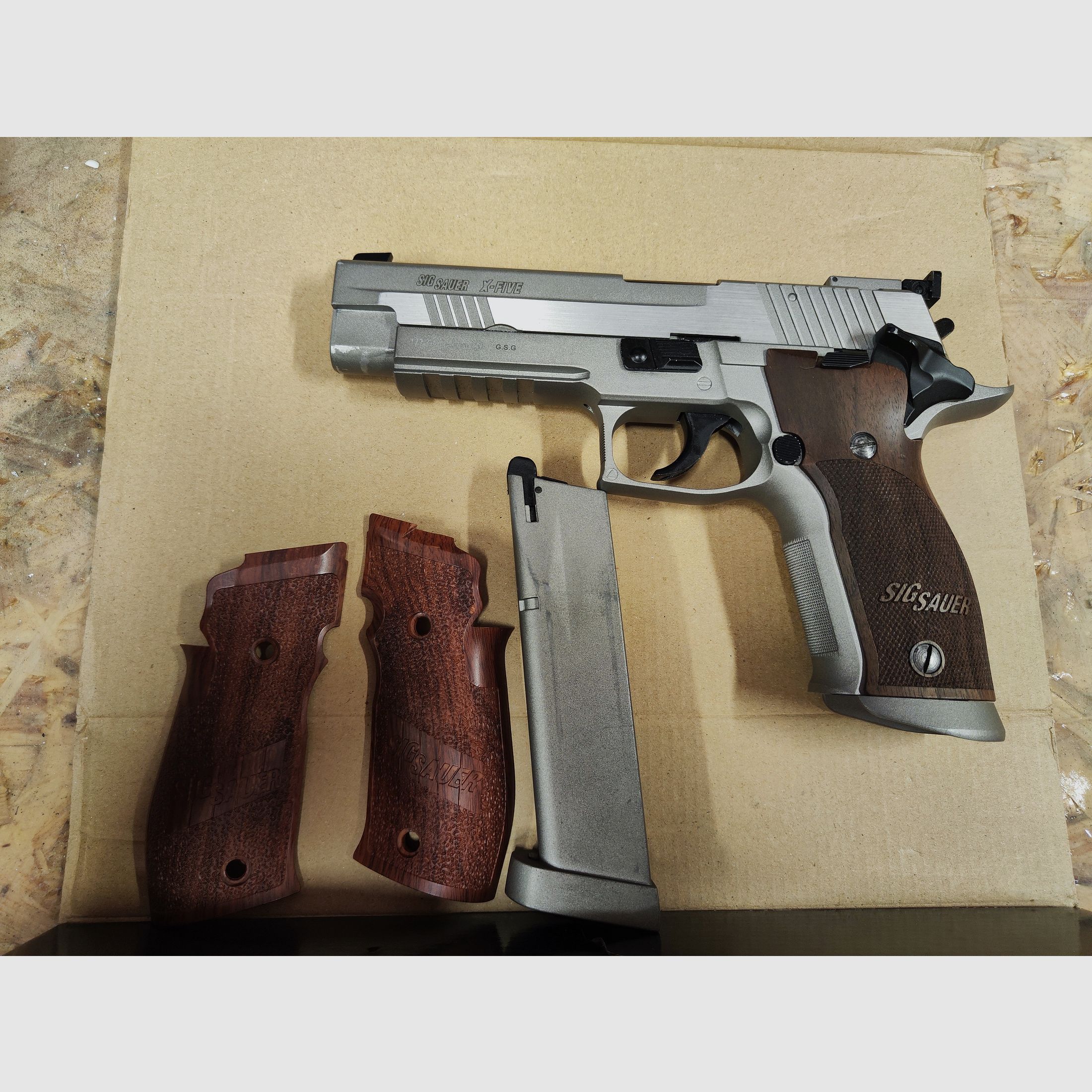 Sig Sauer P226 X-Five acciaio 4,5mm BB CO2 legno vero