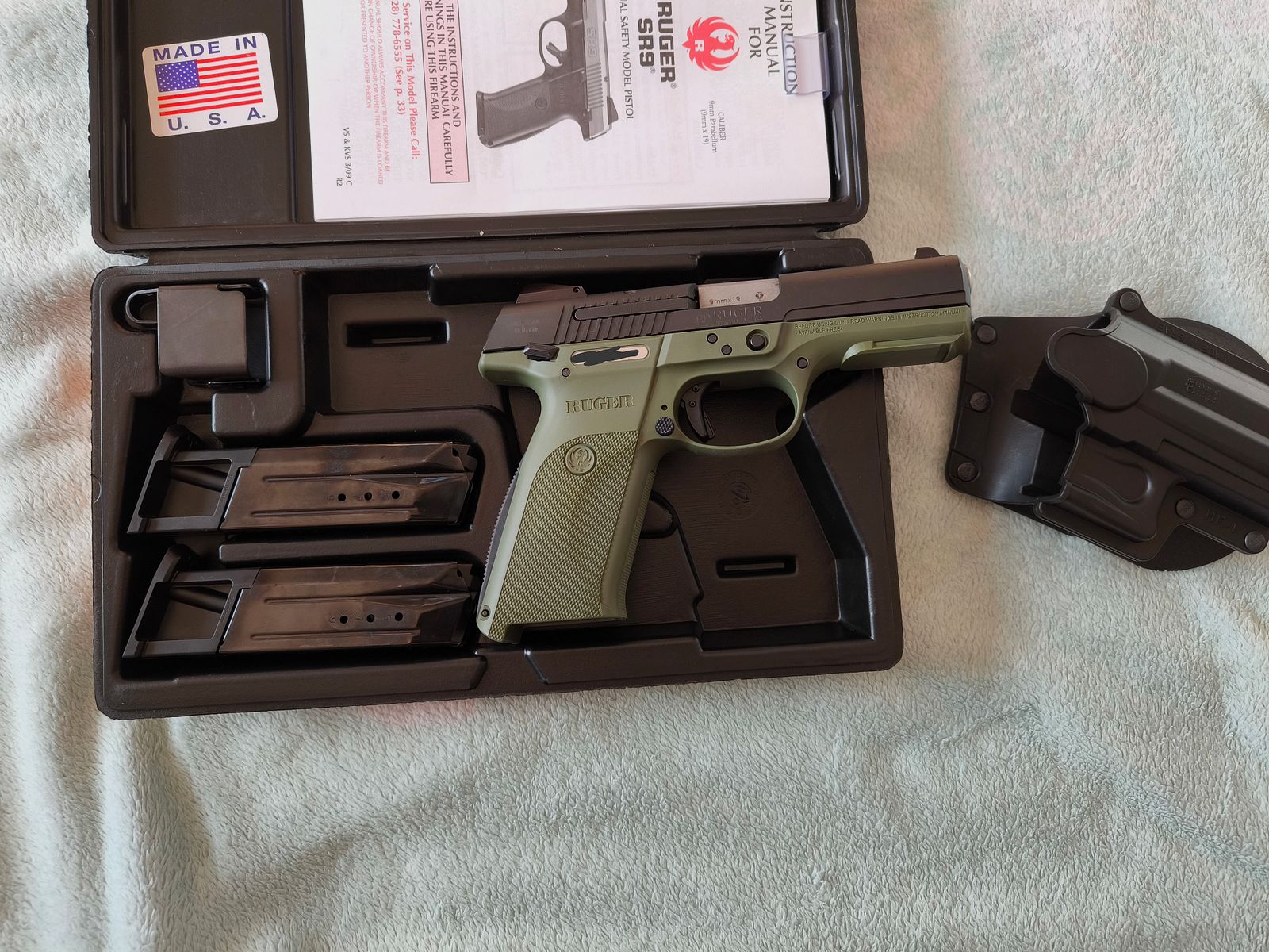 Pistolet Ruger SR9 9x19 w komplecie z kaburą w super stanie (brak Glock CZ Walther Heckler)