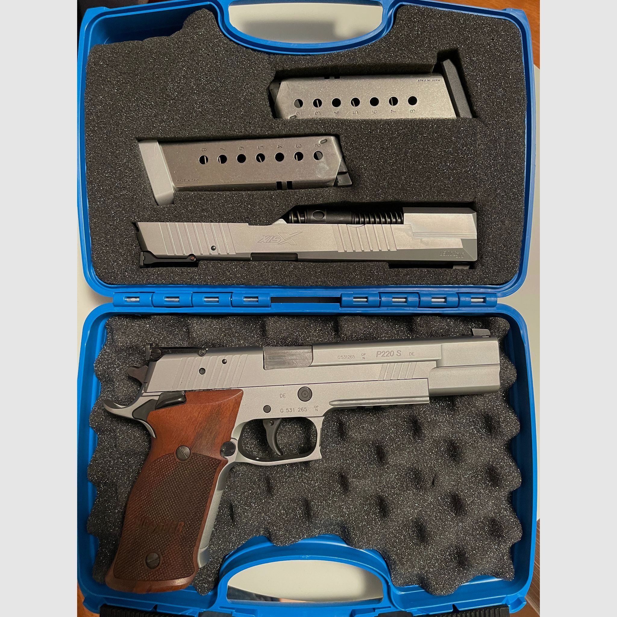 Sig Sauer P220 X-Six 45 ACP e sistema di cambio 9X19