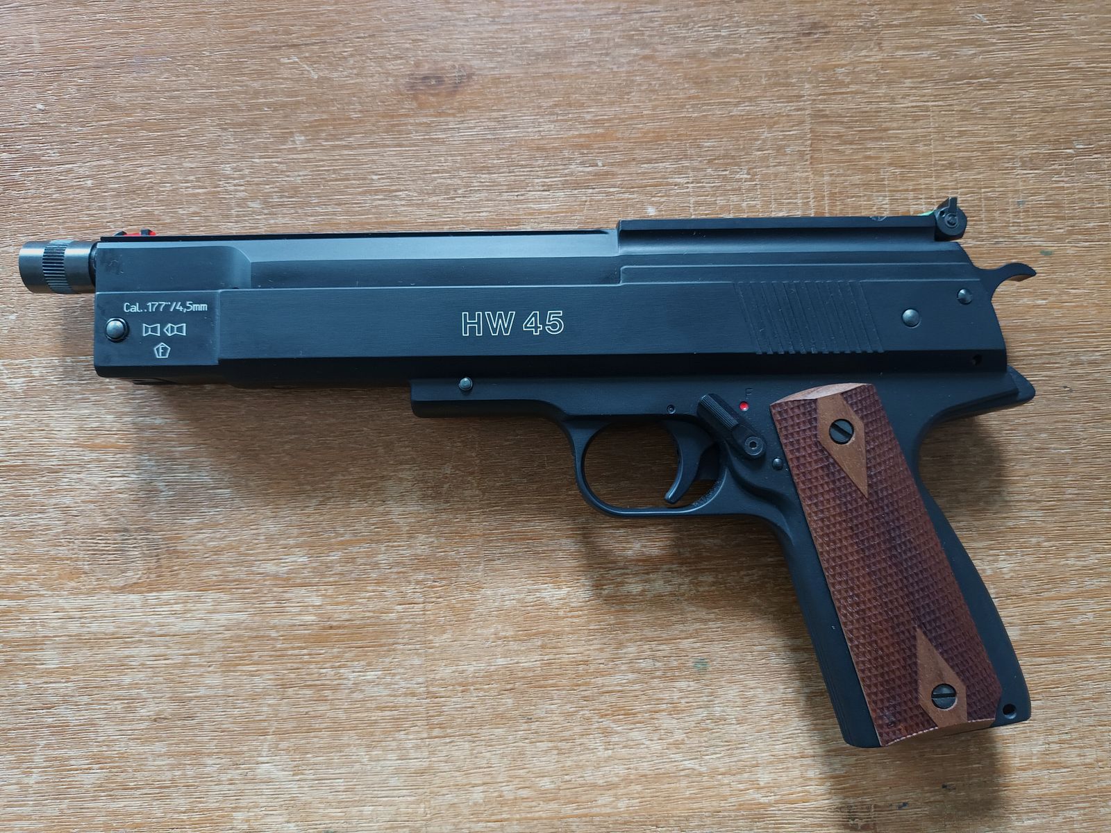 Federdruck Luftpistole Weihrauch HW 45 Black Kaliber 4,5 mm  + Schalldämpfer